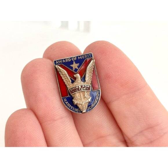 US WW2 1944 Smith & Wesson Maritine Comission Award of Merit Sterling Silver Pin - Picture 4 of 9